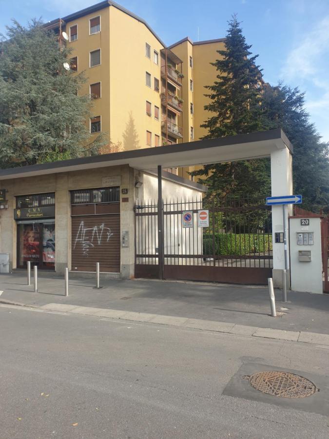 Maffucci 24 Bilocale Molto Spazioso E Moderno Milano Eksteriør bilde